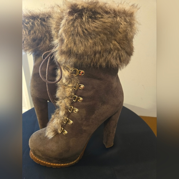 Luichiny brown suede heeled  ankle boots with faux fur trim Sz 10 - Picture 9 of 11